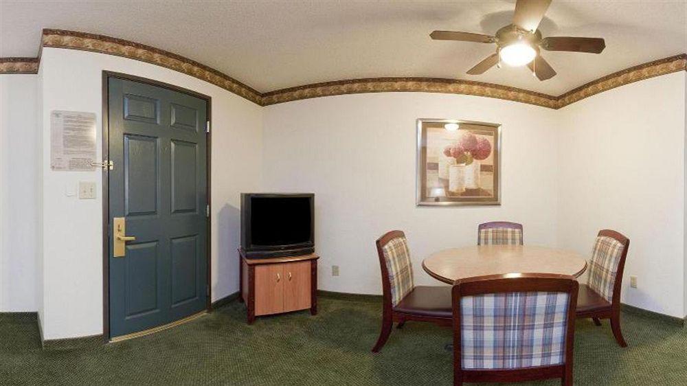 Holiday Inn Express Hotel & Suites Minneapolis-Golden Valley By Ihg St. Louis Park Dış mekan fotoğraf
